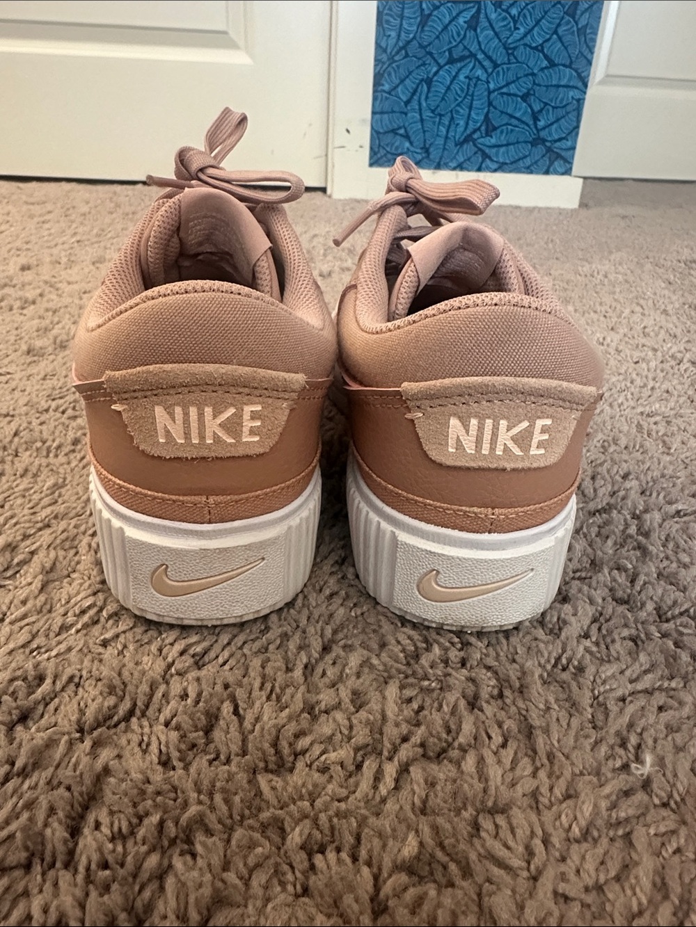 Nike Court Legacy Lift Women's Sneakers - Pink/Rose Gold/Coral - Picture 2 of 3